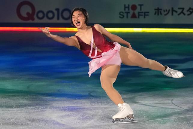 A person ice skating on iceAI-generated content may be incorrect.