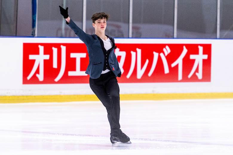 A person on ice skatingAI-generated content may be incorrect.