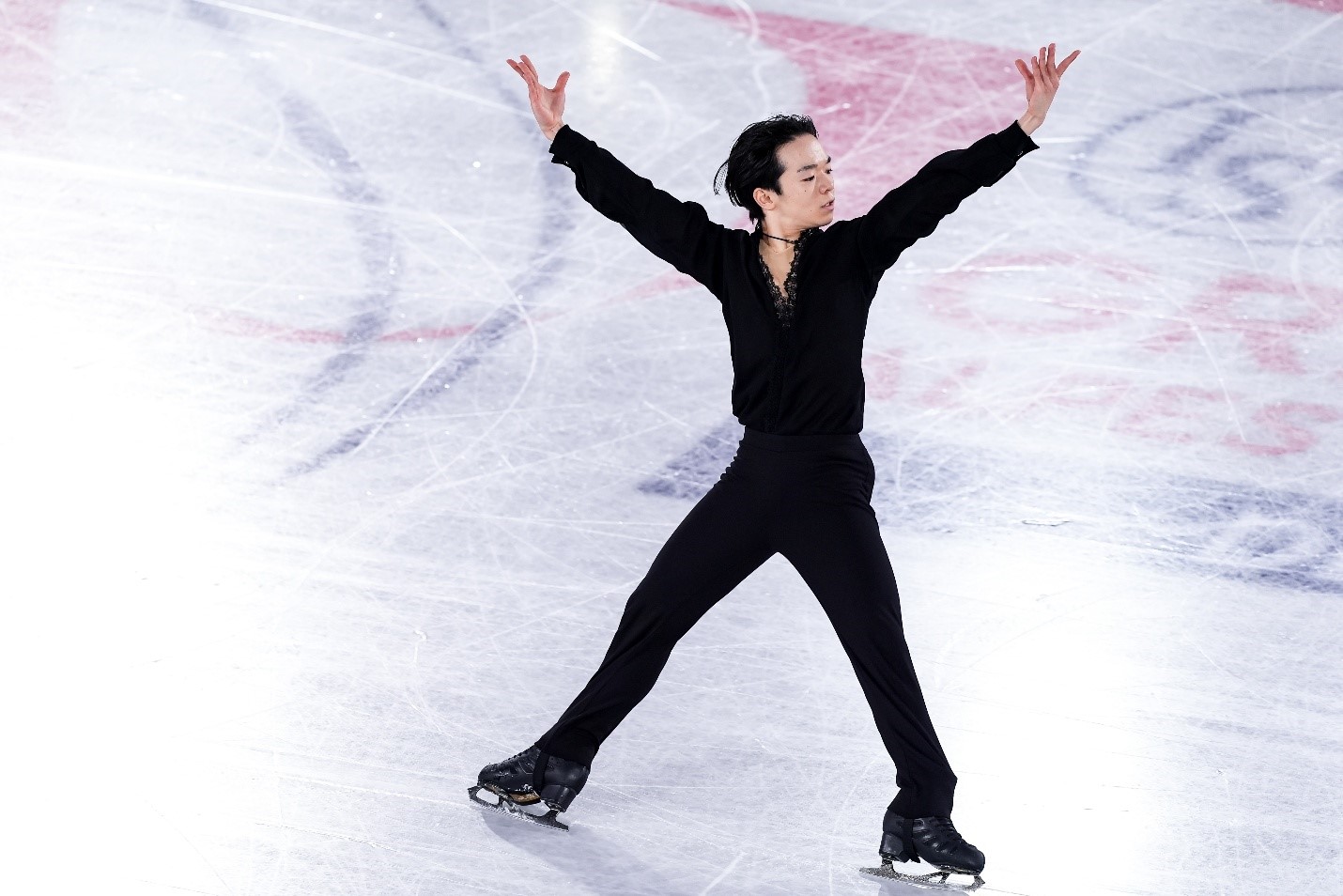 A person ice skating on iceAI-generated content may be incorrect., Bild