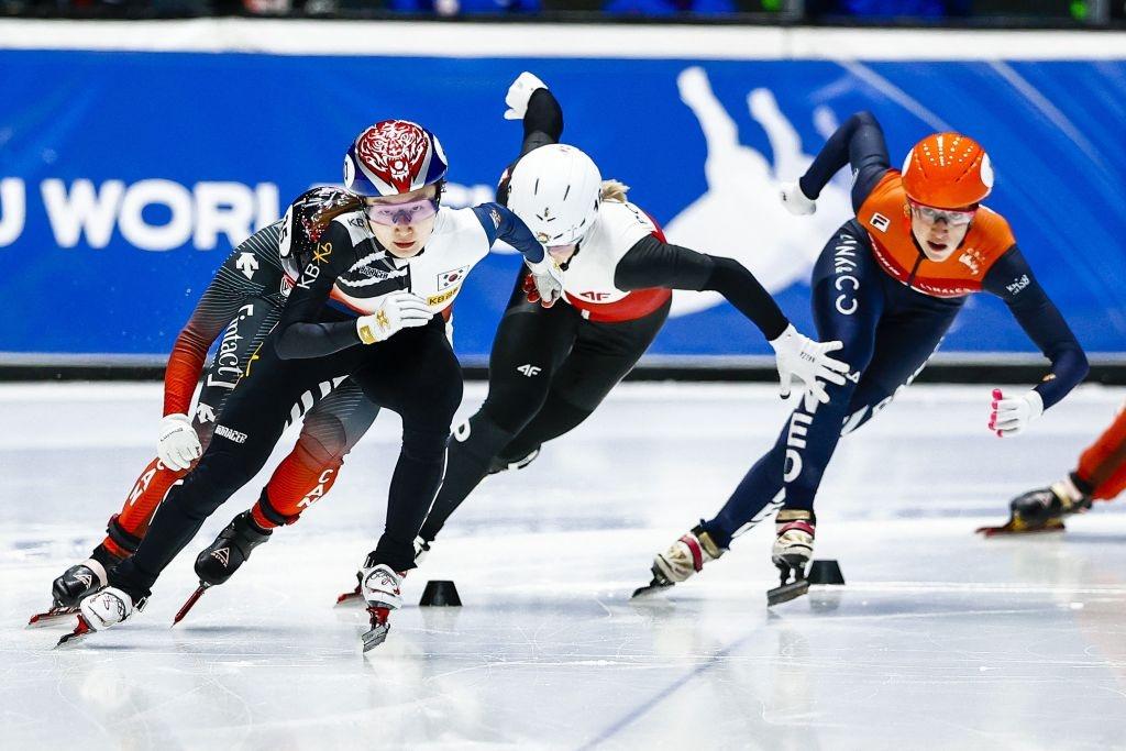 Choi Min jeong(KOR), Kim Boutin (CAN), Natalia Maliszewska(POL), Suzanne Schulting(NED) Dordrecht (NED) @ISU 1236864030